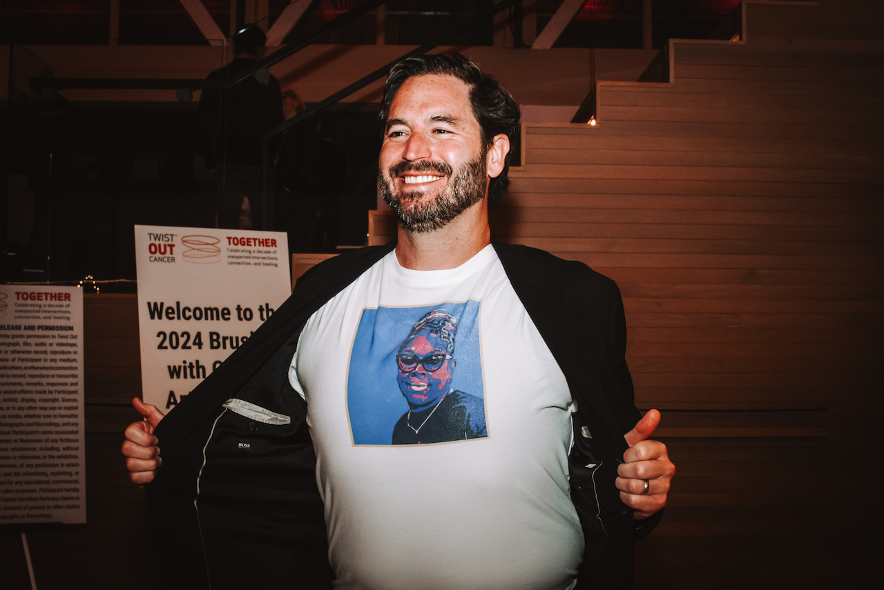 Dr. David Turok is Honored with the 2024 Jacqueline Carmody Artist Award at Runway of Resilience